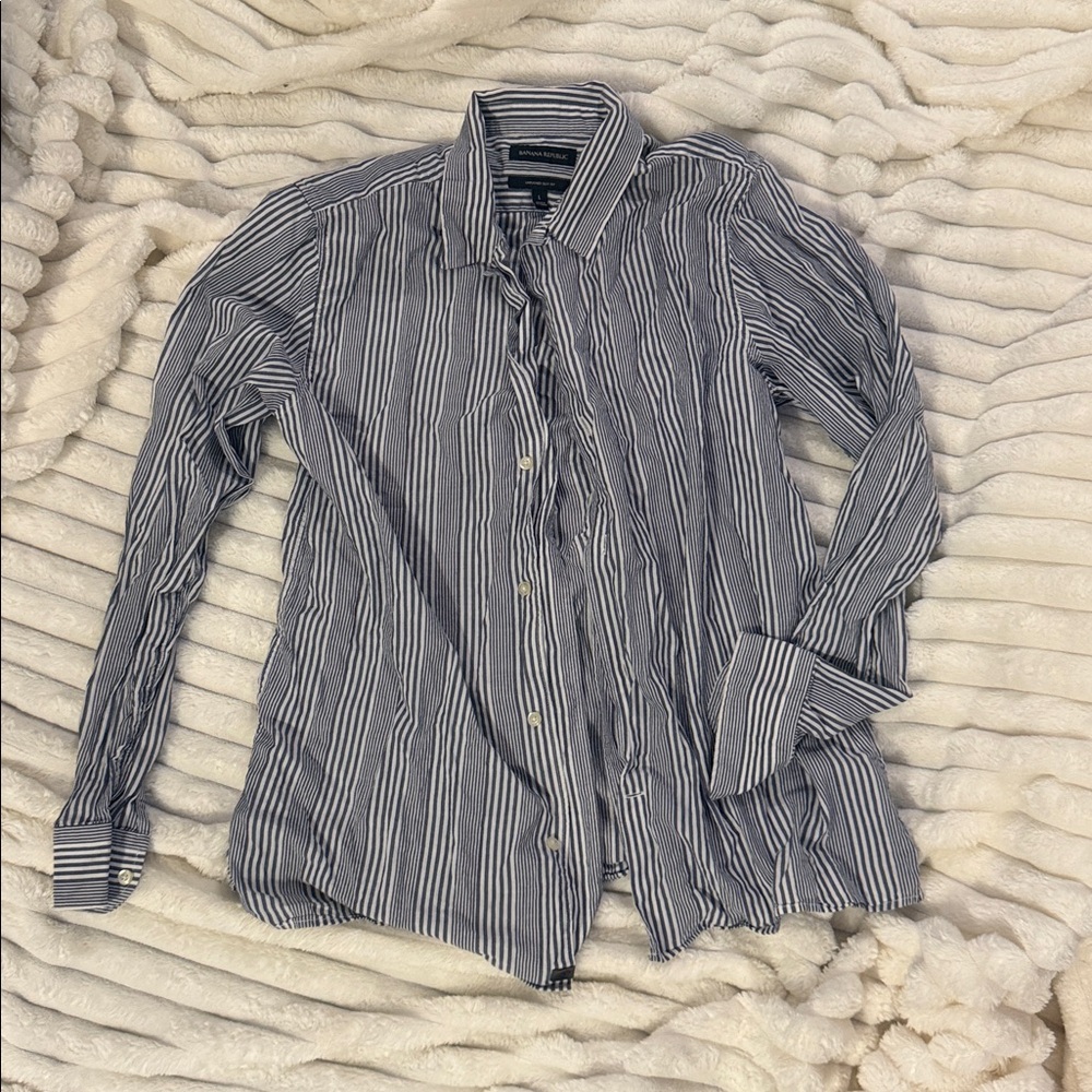 Banana Republic Womens Blue and White Striped Shirt
